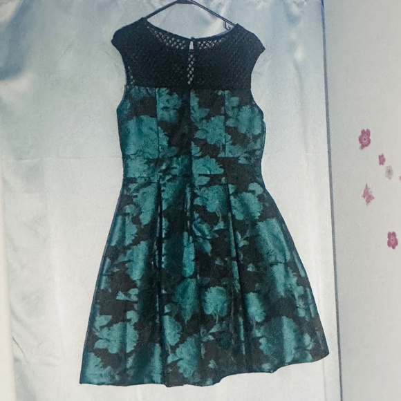 Holiday dress black and emerald green - Picture 2 of 2